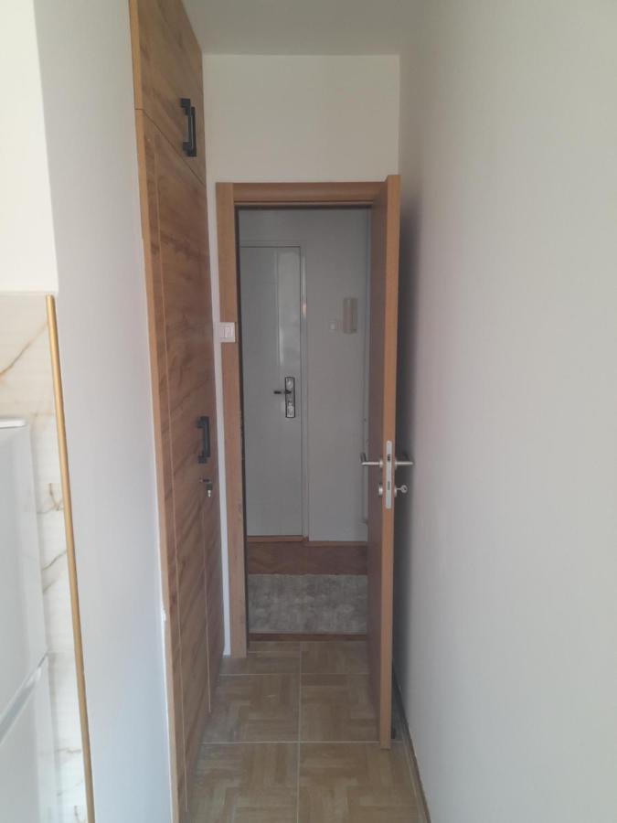 Holiday Apartaments 2 Ni Exterior foto